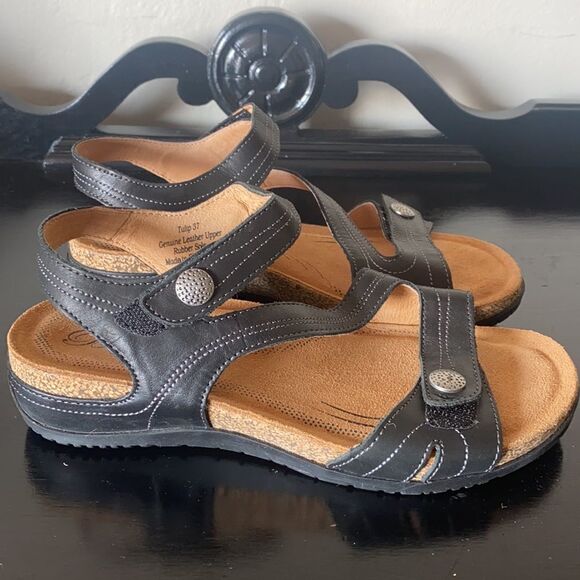 BIZA TULIP Sandals  - Picture 9 of 10